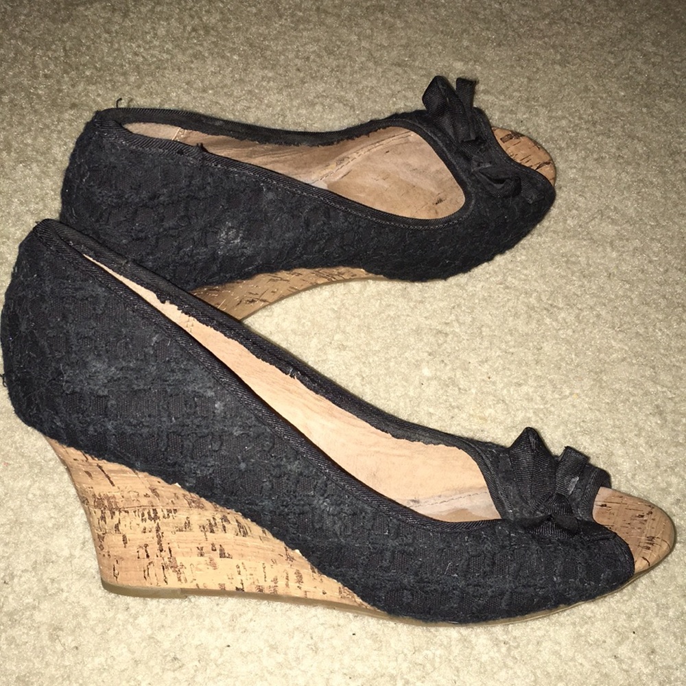 Worn once black bow high heels